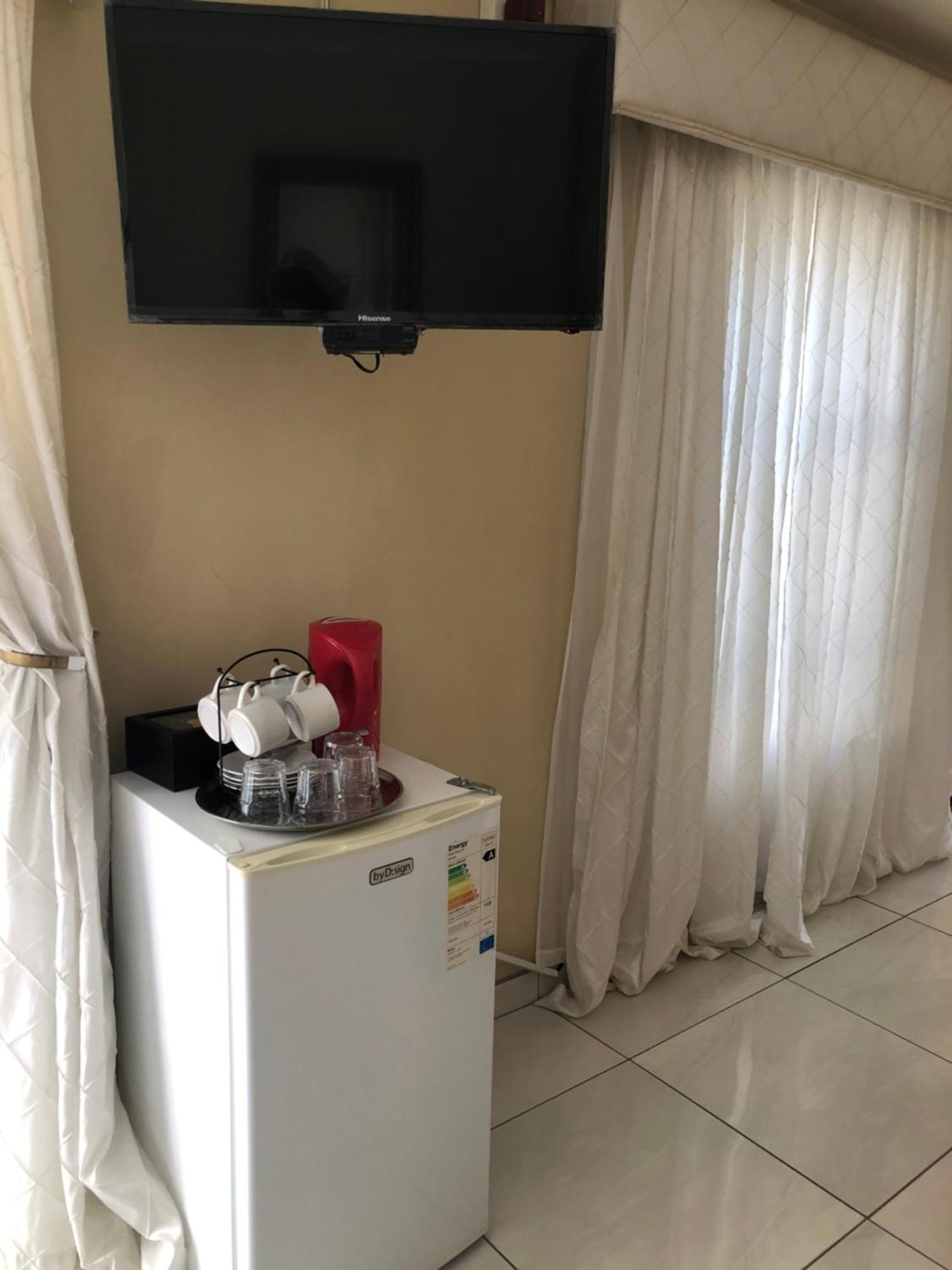 Kamogelo Guest House ピラネスバーグ エクステリア 写真