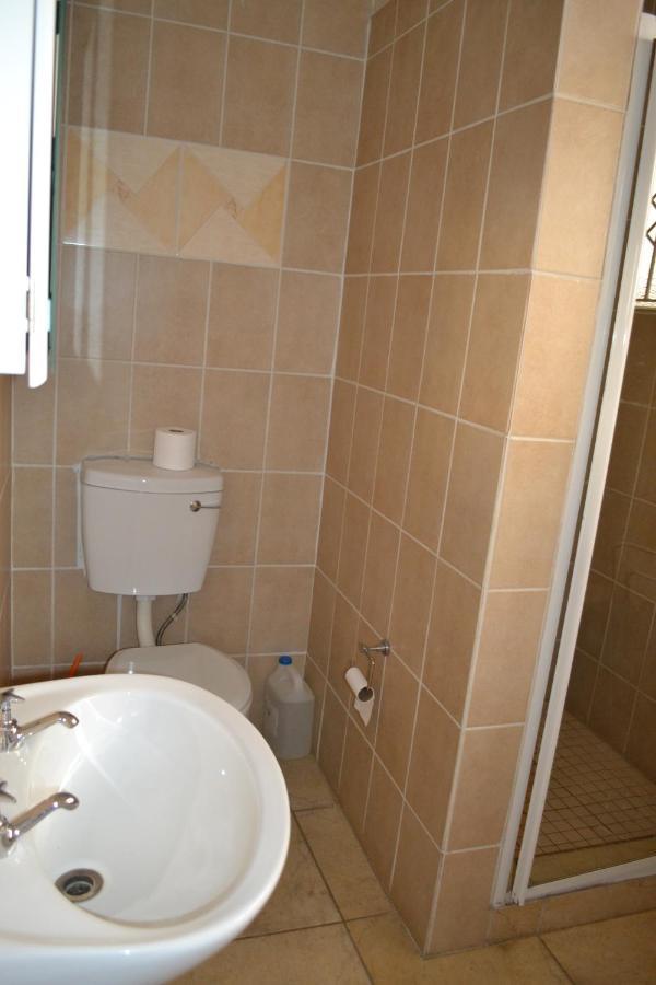 Kamogelo Guest House ピラネスバーグ エクステリア 写真