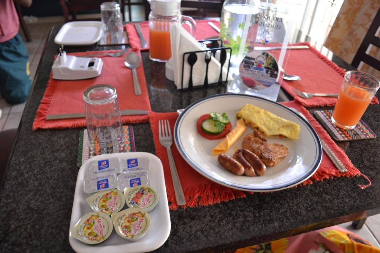 Kamogelo Guest House ピラネスバーグ エクステリア 写真